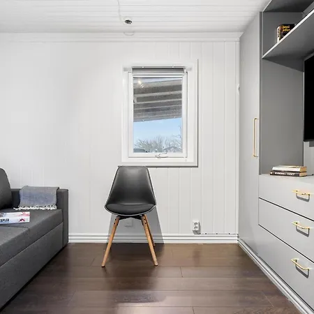 3 Bedroom Cozy In *