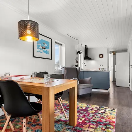 Semesterbostad 3 Bedroom Cozy In *