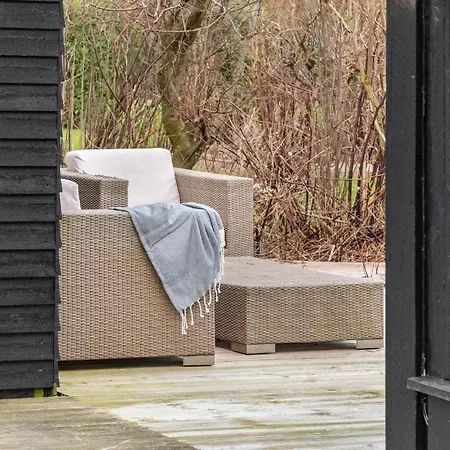 3 Bedroom Cozy In Semesterbostad *