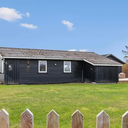 3 Bedroom Cozy In *