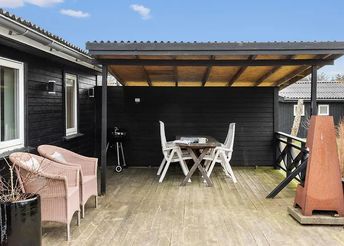 3 Bedroom Cozy In Σπίτι διακοπών Hjørring