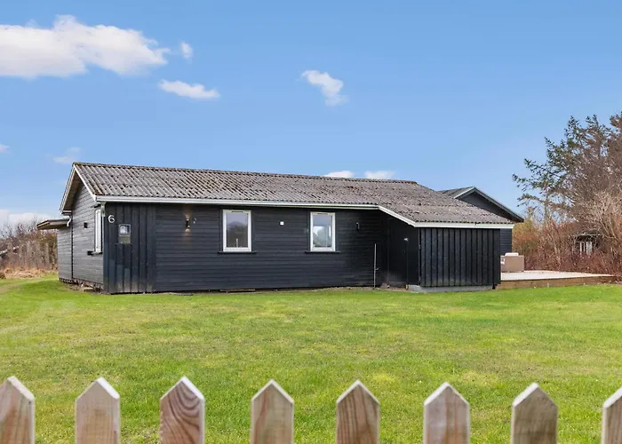 3 Bedroom Cozy In *